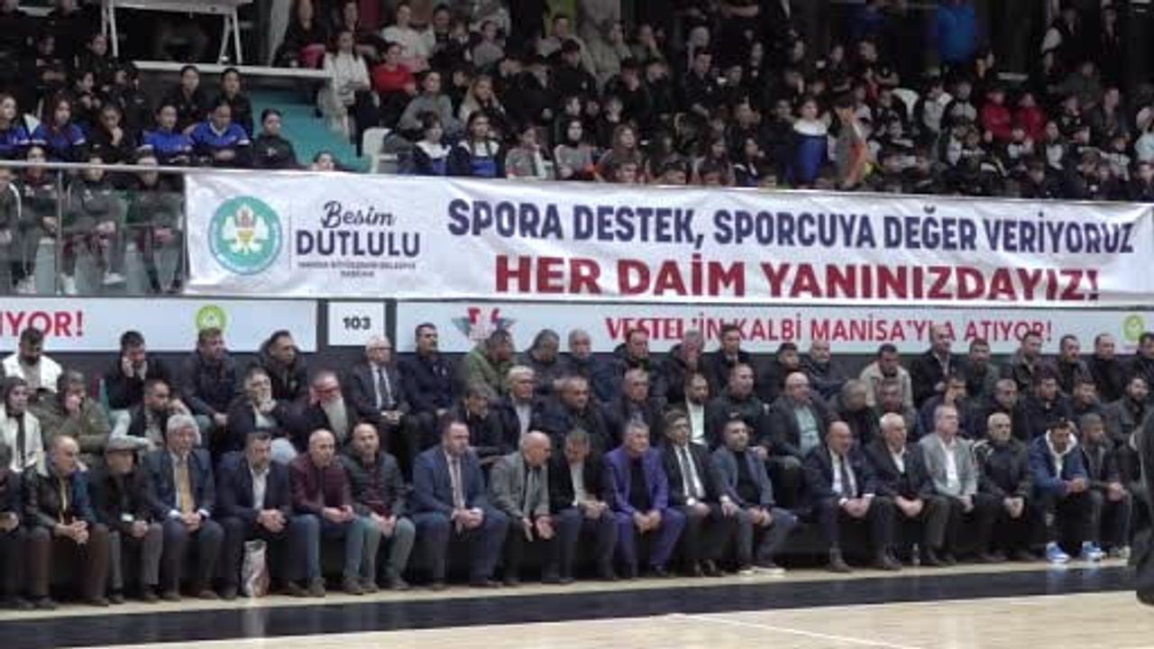 Manisa Büyükşehir Belediyesi'nden 123 amatör kulübe 12 milyon 750 bin lira nakdi destek