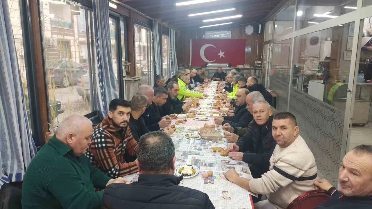 Manisa Büyükşehir Belediyesi, servis şoförleriyle buluştu: Güvenli ve konforlu ulaşım için iş birliği