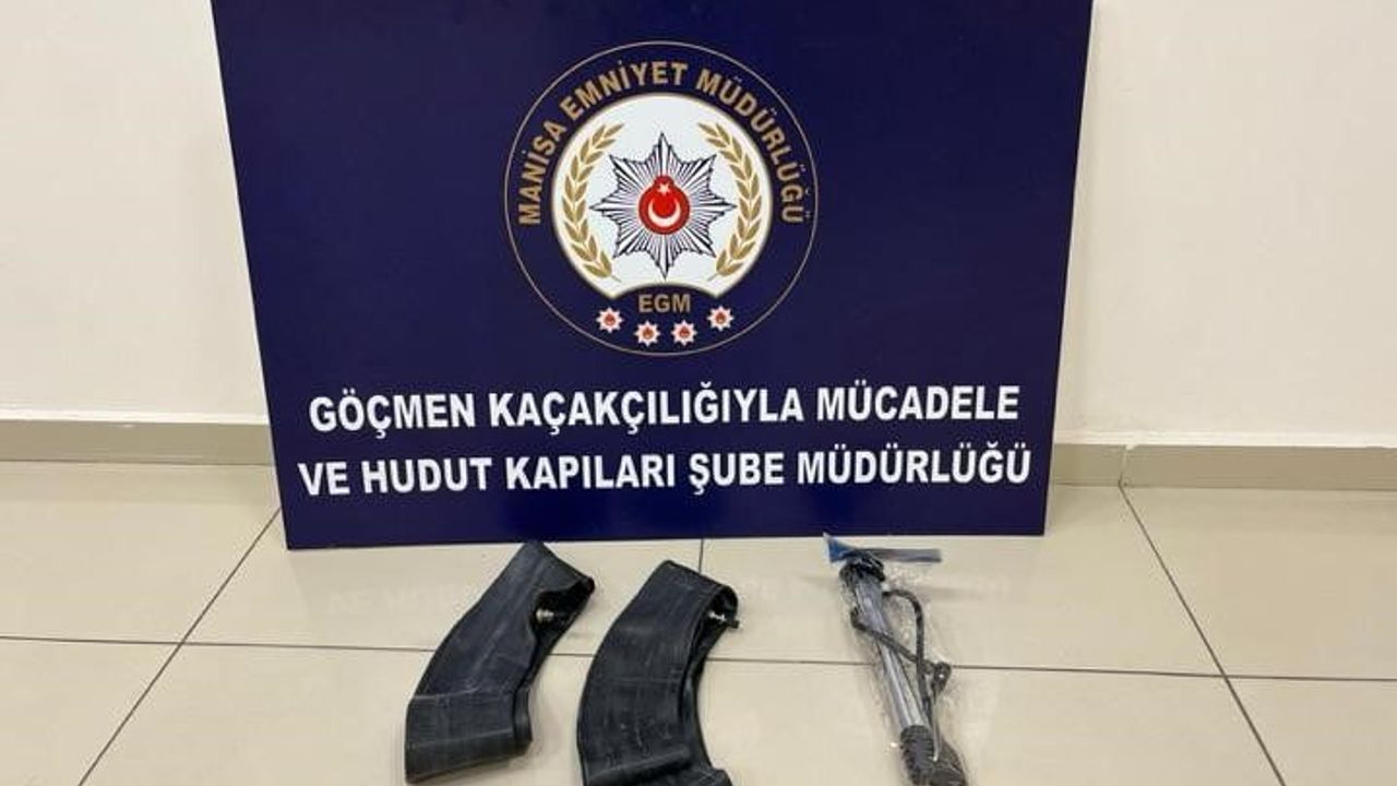 Manisa'da İzmir yönüne giden 34 düzensiz göçmen ve sürücü yakalandı