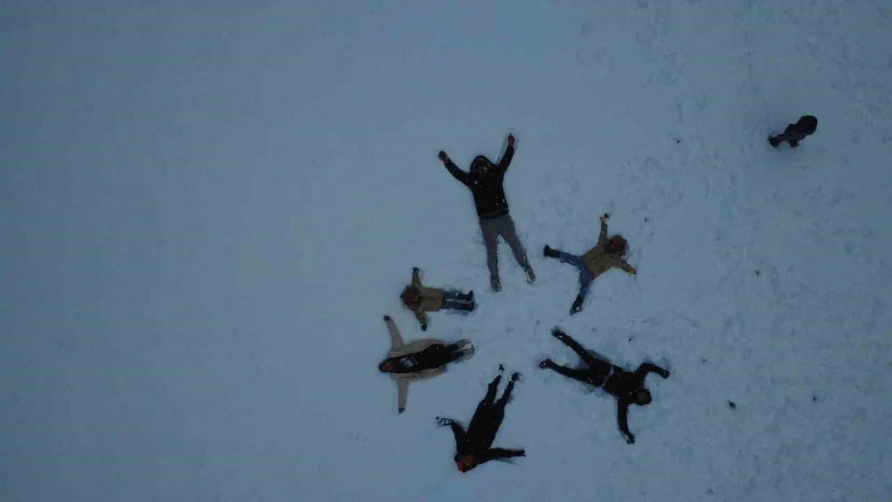 Manisa'da kar coşkusu: Demirci ve Sarıçayır yaylaları ziyaretçilerle doldu