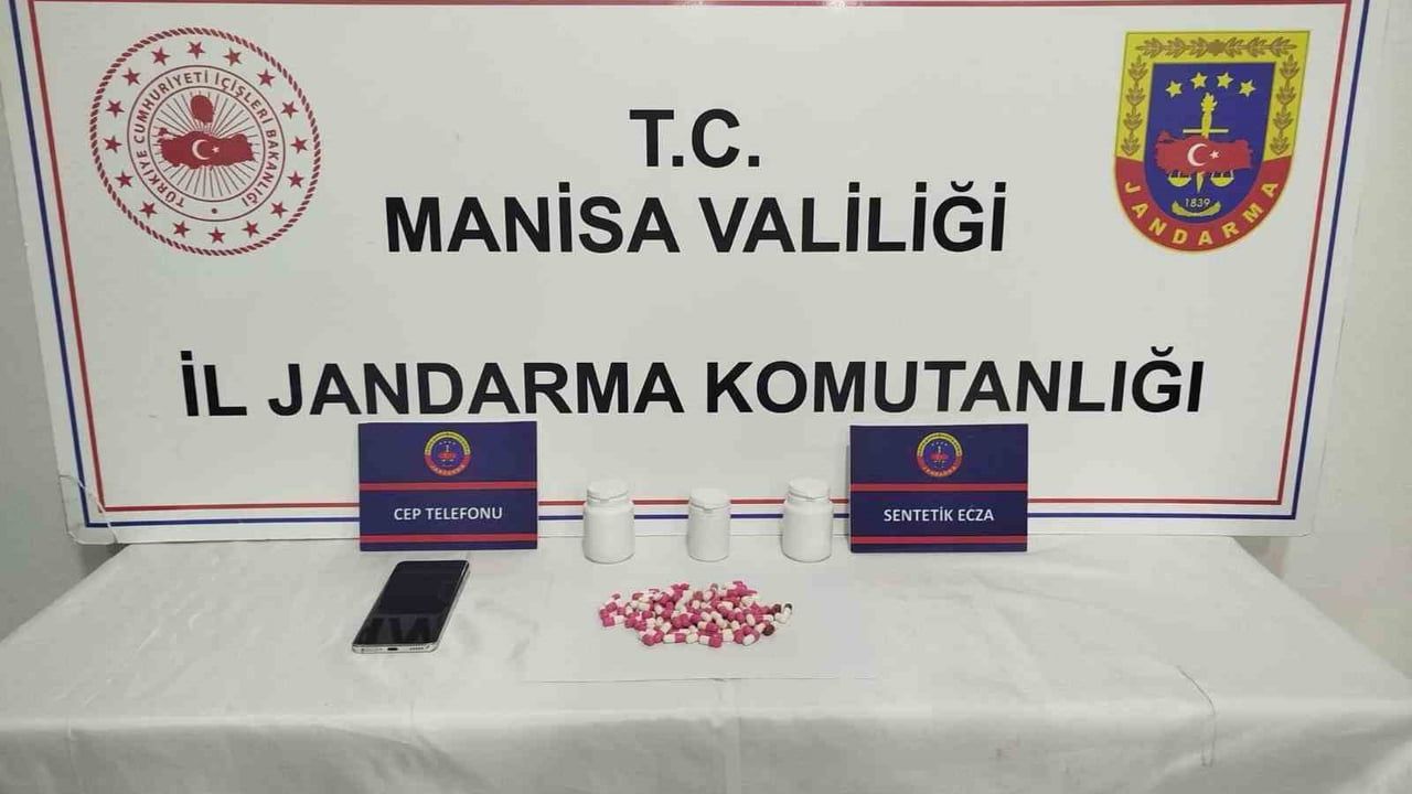 Manisa'da üç ayrı suçtan aranan hükümlüler jandarma tarafından yakalandı