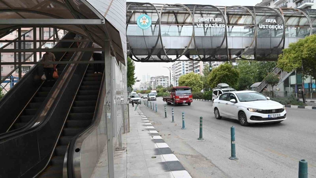 Manisa’da yürüyen merdivenlere kasıtlı zarar: Kamera görüntüleri sorunu ortaya koydu