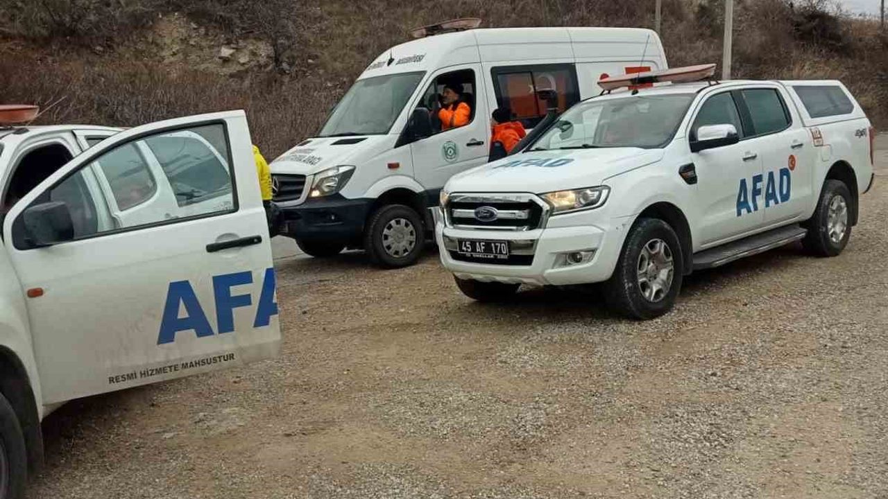 Manisa Demirci'de 59 yaşındaki Şerife Çınar için arama kurtarma çalışmaları sürüyor