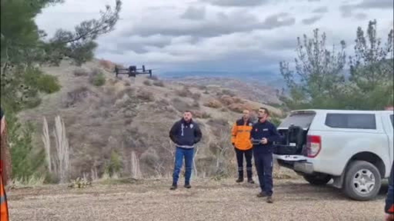 Manisa Demirci'de kaybolan 59 yaşındaki kadın için arama çalışmaları sürüyor