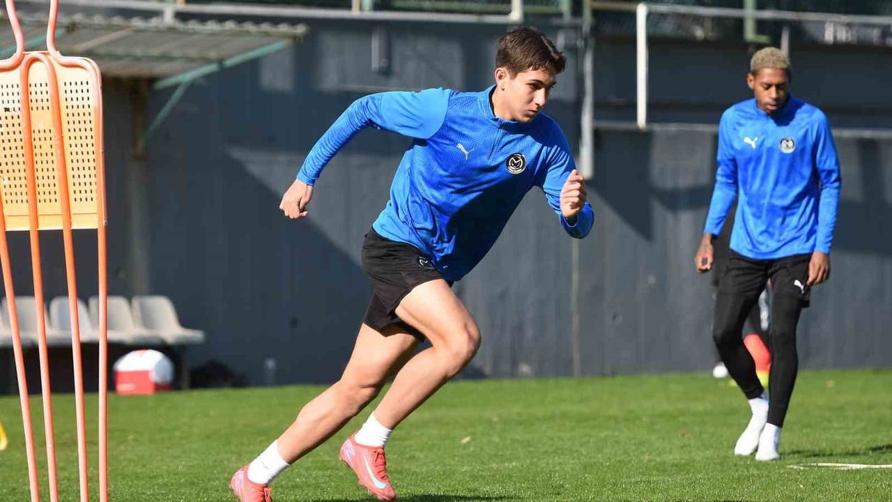 Manisa FK, Ümraniyespor Galibiyeti Sonrası Yenileme Antrenmanı Yaptı