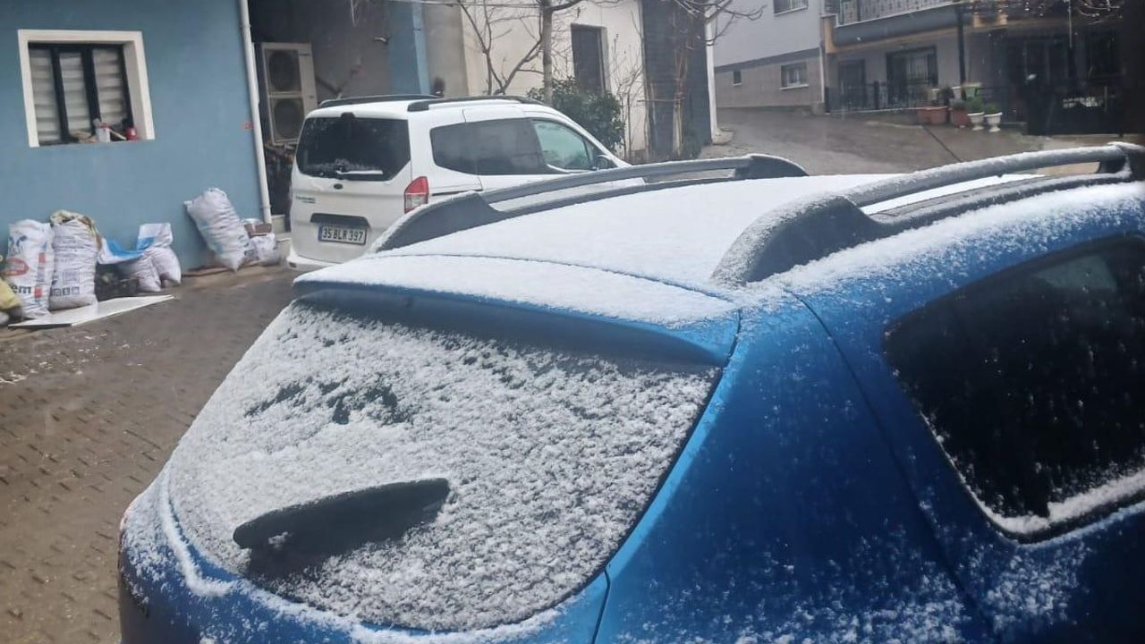 Manisa Sarıgöl’ün yüksek kesimlerinde kısa süreli kar yağışı