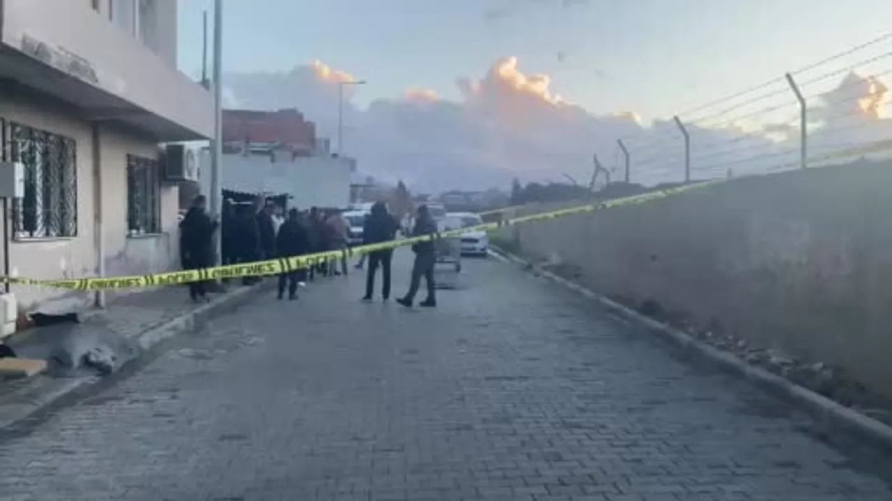 Manisa Turgutlu'da yol çökmesi sonucu insan kemikleri bulundu