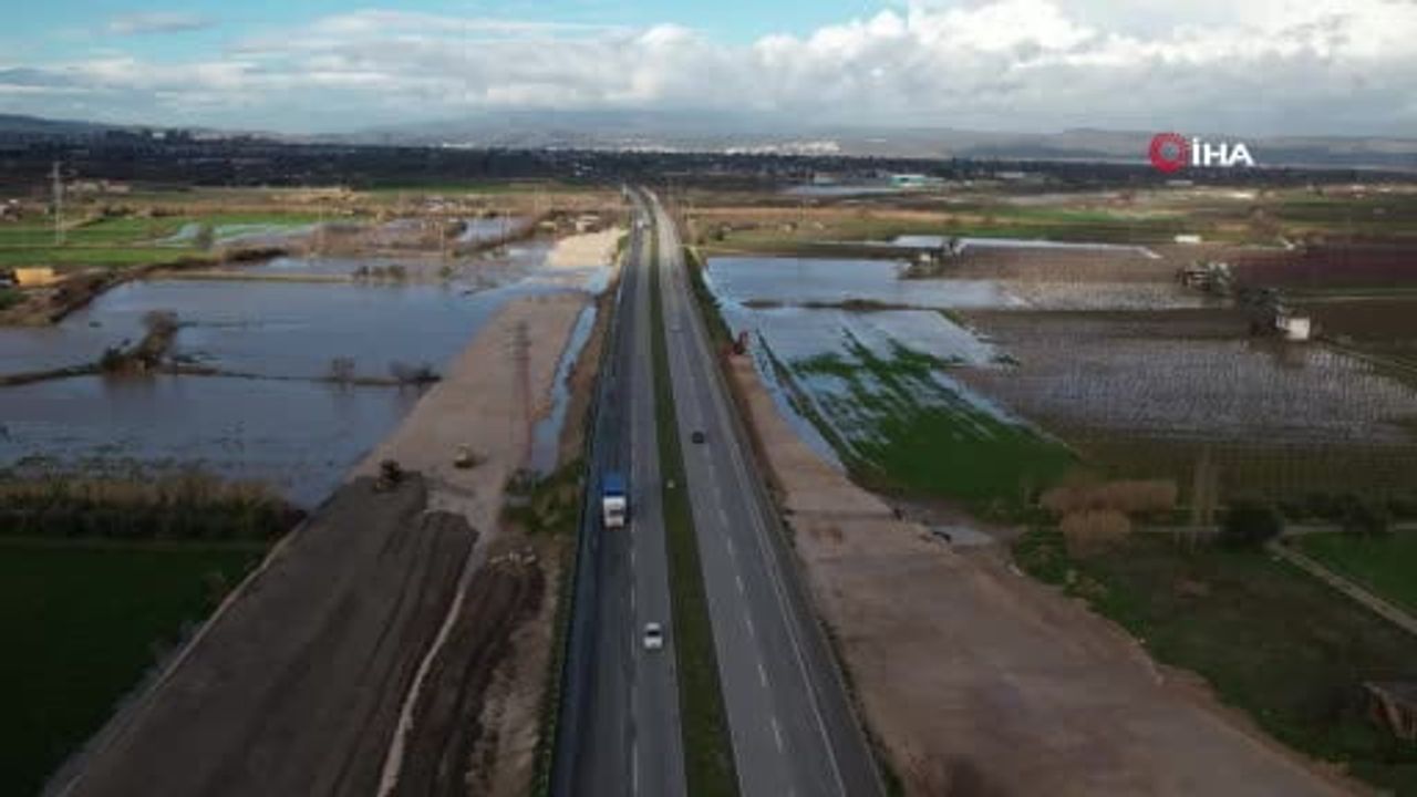 Manisa’yı sağanak vurdu, taşkın hasarı gün ağarınca ortaya çıktı
