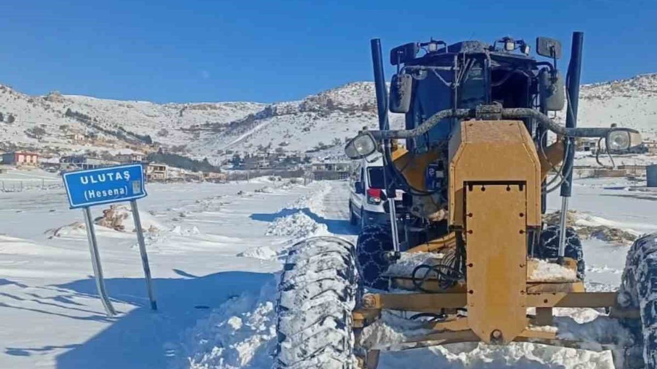 Mardin Büyükşehir Belediyesi Mazıdağı'nda Karla Mücadelesini Yoğunlaştırdı
