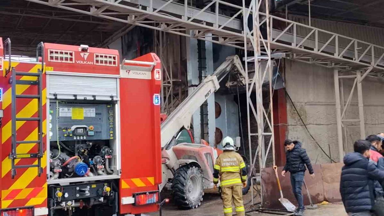 Mardin'de mısır kurutma tesisinde yangın söndürüldü