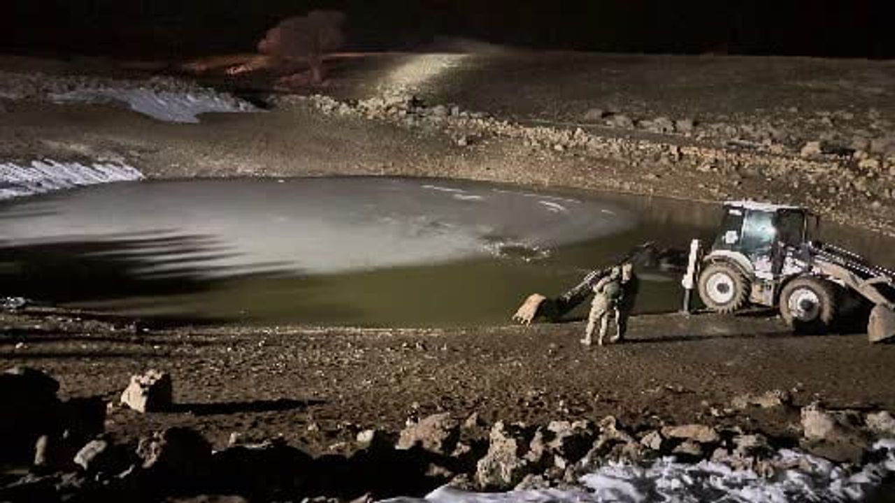 Mardin Mazıdağı'nda kaybolan iki çocuk için arama kurtarma çalışmaları gölet çevresinde yoğunlaştı