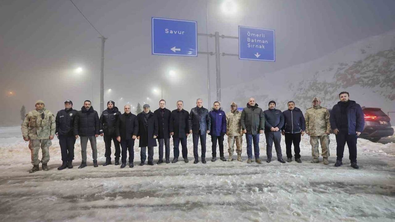 Mardin Valisi Tuncay Akkoyun karla mücadele çalışmalarını denetledi