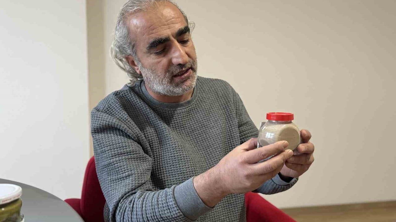 Mardinli jeoloji mühendisi Fahri Çelik, bitkisel ilaçlar geliştirdiğini iddia ediyor