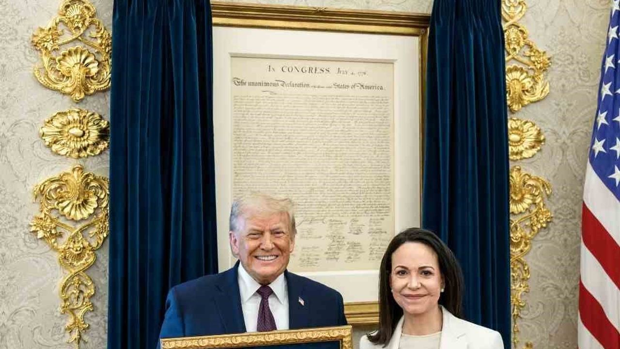 Maria Corina Machado, Nobel Barış Madalyasını Beyaz Saray'da Başkan Trump'a Takdim Etti