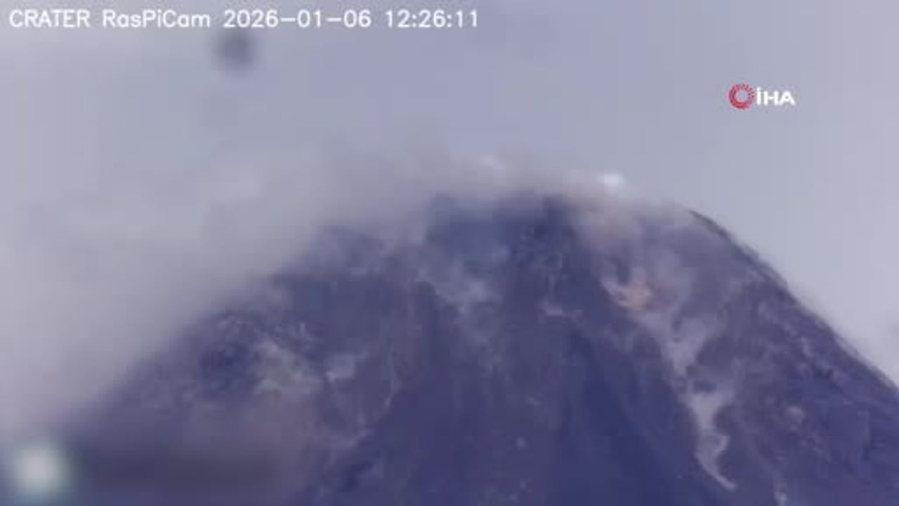 Mayon Yanardağı'nda alarm seviyesi 3'e yükseltildi