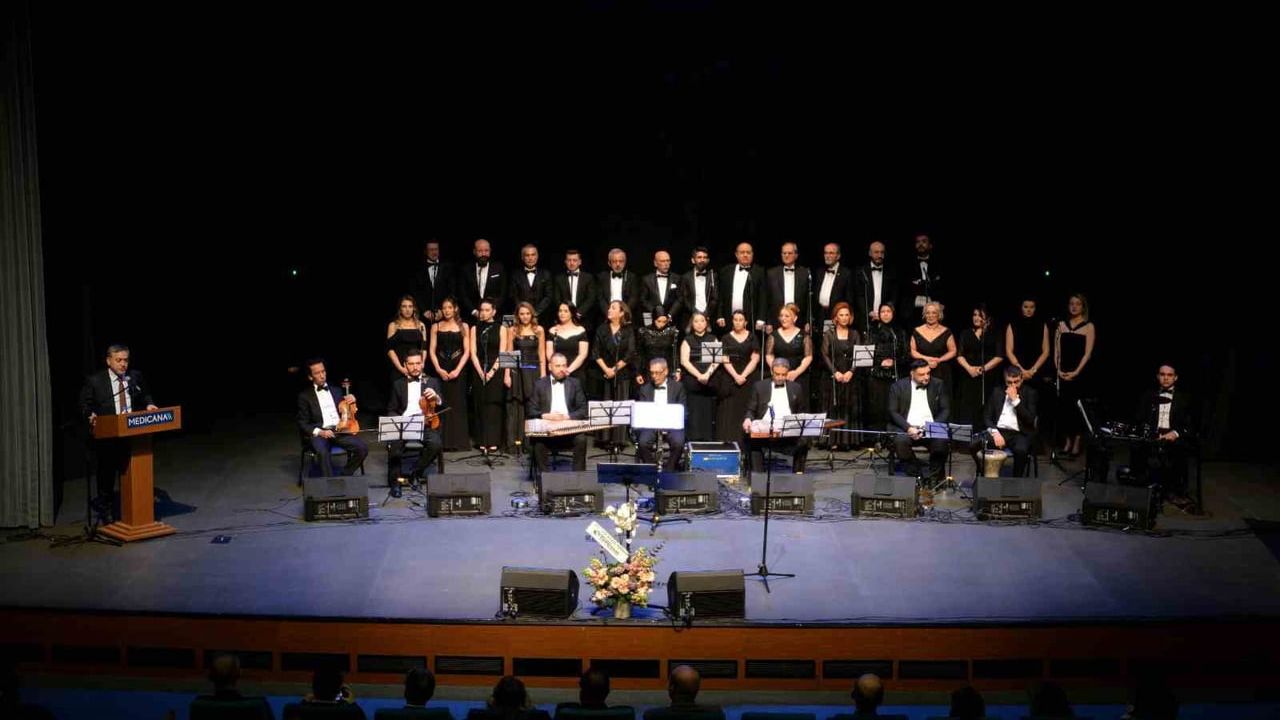 Medicana Bursa çalışanlarının Türk Sanat Müziği konseri Bursalı sanatseverlerden tam not aldı