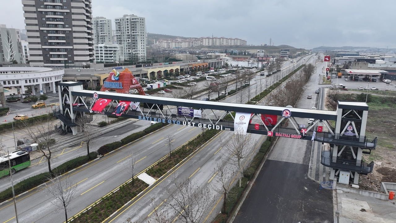 Menderes Bulvarı'nda Batı Ege GYO Üst Geçidi 28 Ocak'ta açılıyor