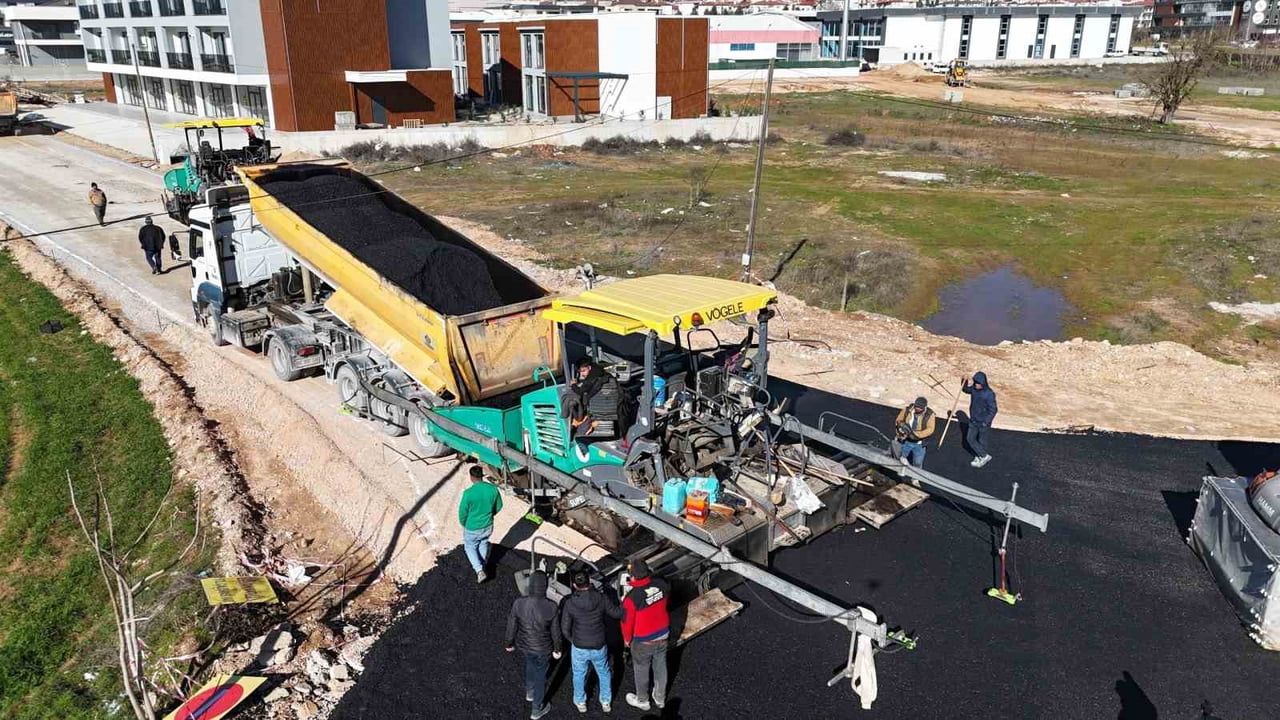 Menteşe'de Kolejler Bölgesinde Yol ve Altyapı Çalışmaları Hızlandı