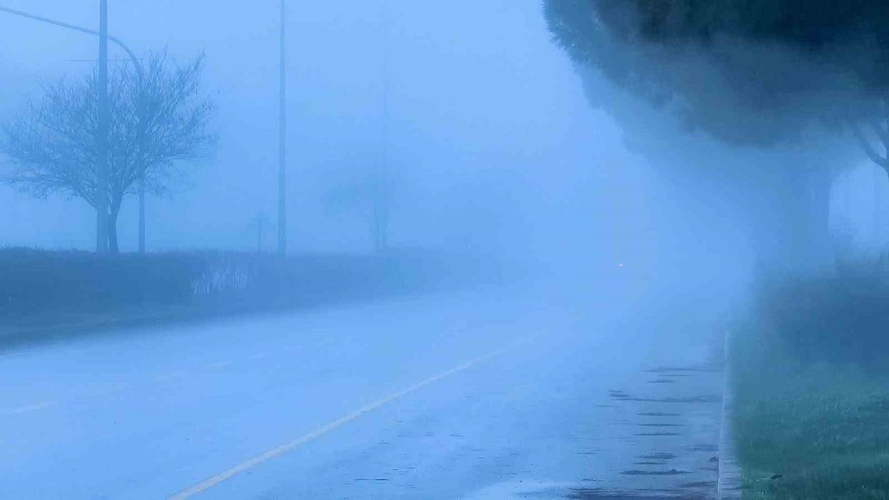 Menteşe'de sabah sisleri günlük yaşamı ve trafiği etkiledi