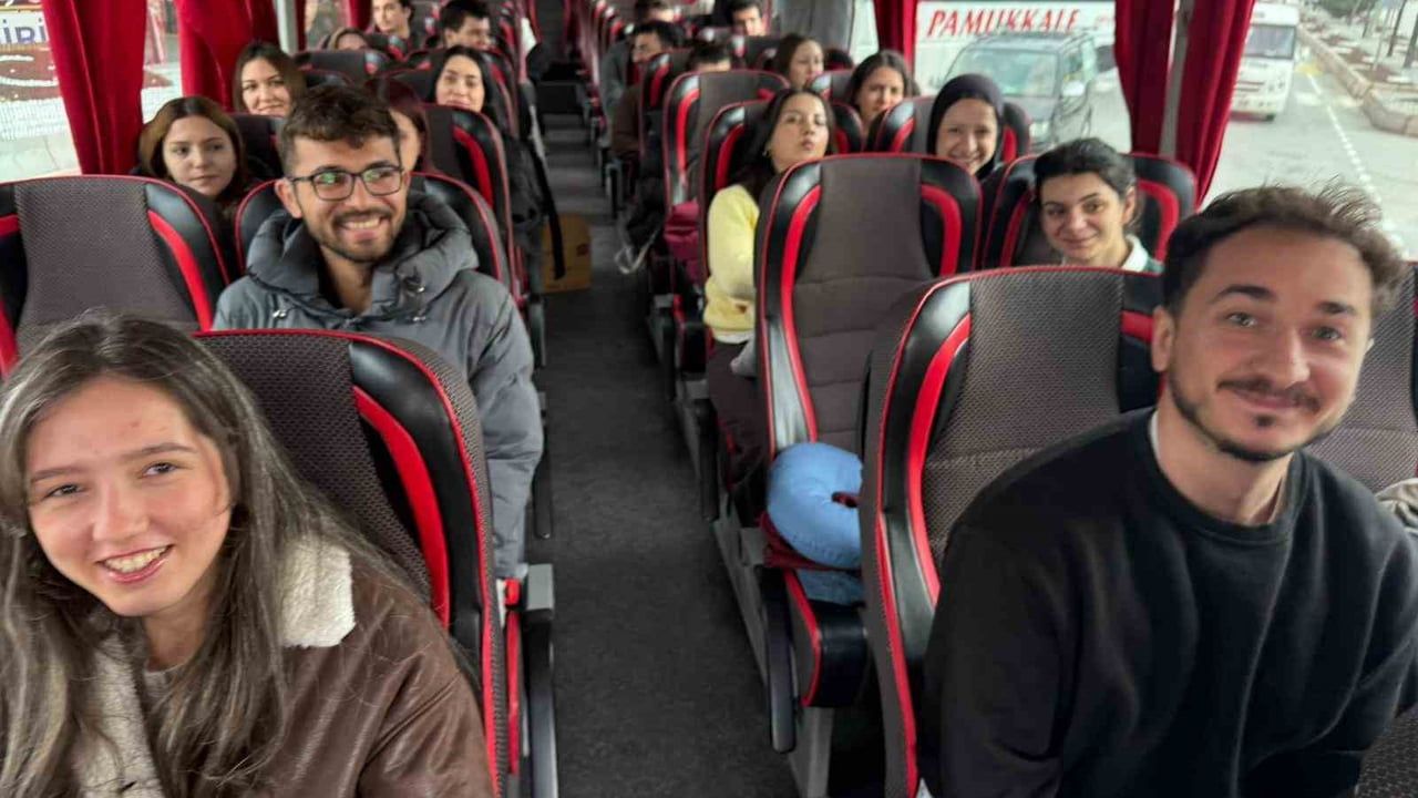 Menteşe Uluslararası Gençlik Merkezi Üyeleri Ankara'daki Zirveye Katılıyor