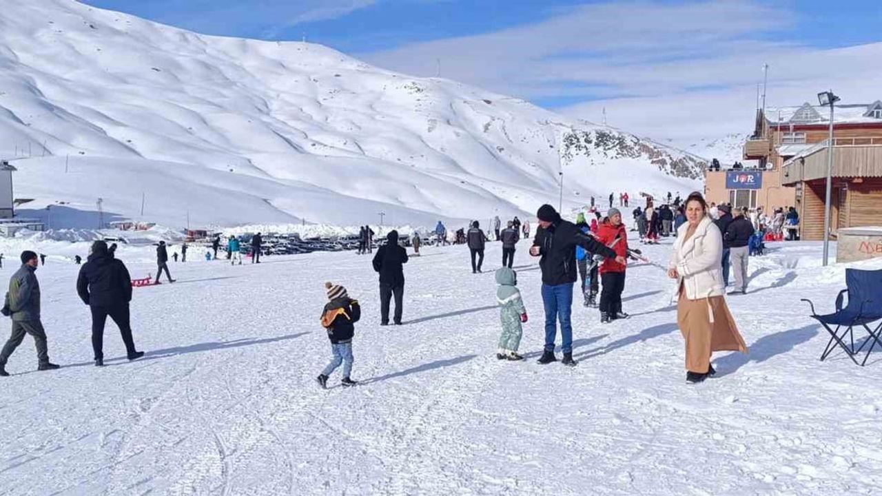Mergabüten Kayak Merkezi'nde beklenen hafta sonu yoğunluğu dondurucu soğuklar nedeniyle gerçekleşmedi