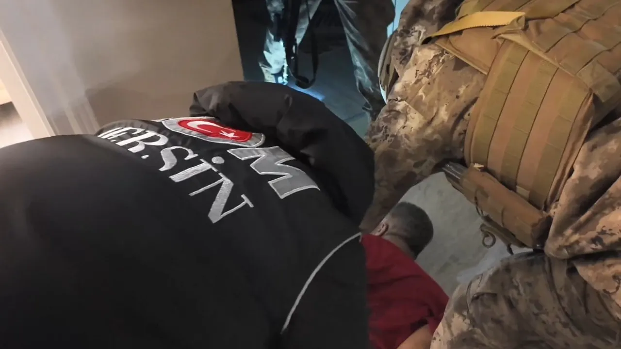 Mersin'de Barış Turgut yapılanmasına operasyon: 17 tutuklama, hesap hareketleri 10 milyar 761 milyon TL