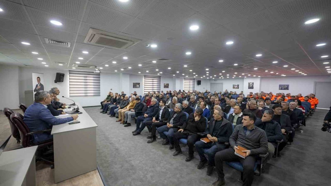 Mersin'de haşereyle mücadele: Erdemli'de muhtarlar ve site yöneticilerine bilgilendirme