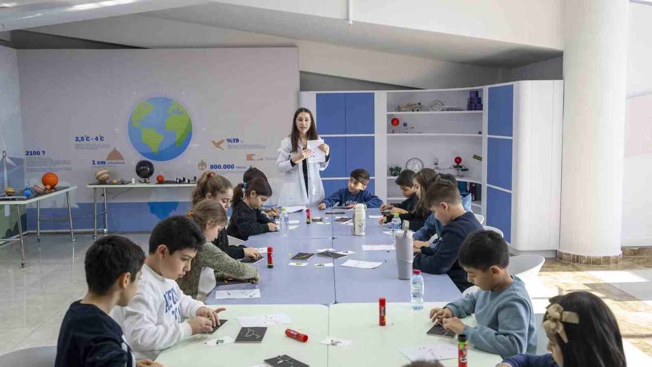 Mersin'de 'Kış Okulu' başladı: Mercan 100. Yıl İklim ve Çevre Bilim Merkezi çocuklara bilim ve çevre eğitimi sunuyor