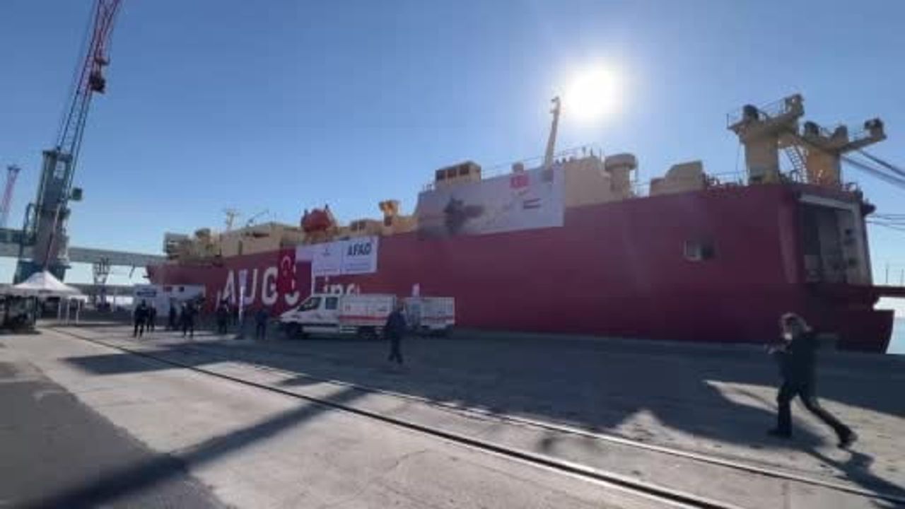 Mersin’den Sudan’a 6. İyilik Gemisi: RO QUEEN ile yaklaşık 2 bin 600 ton insani yardım gönderildi