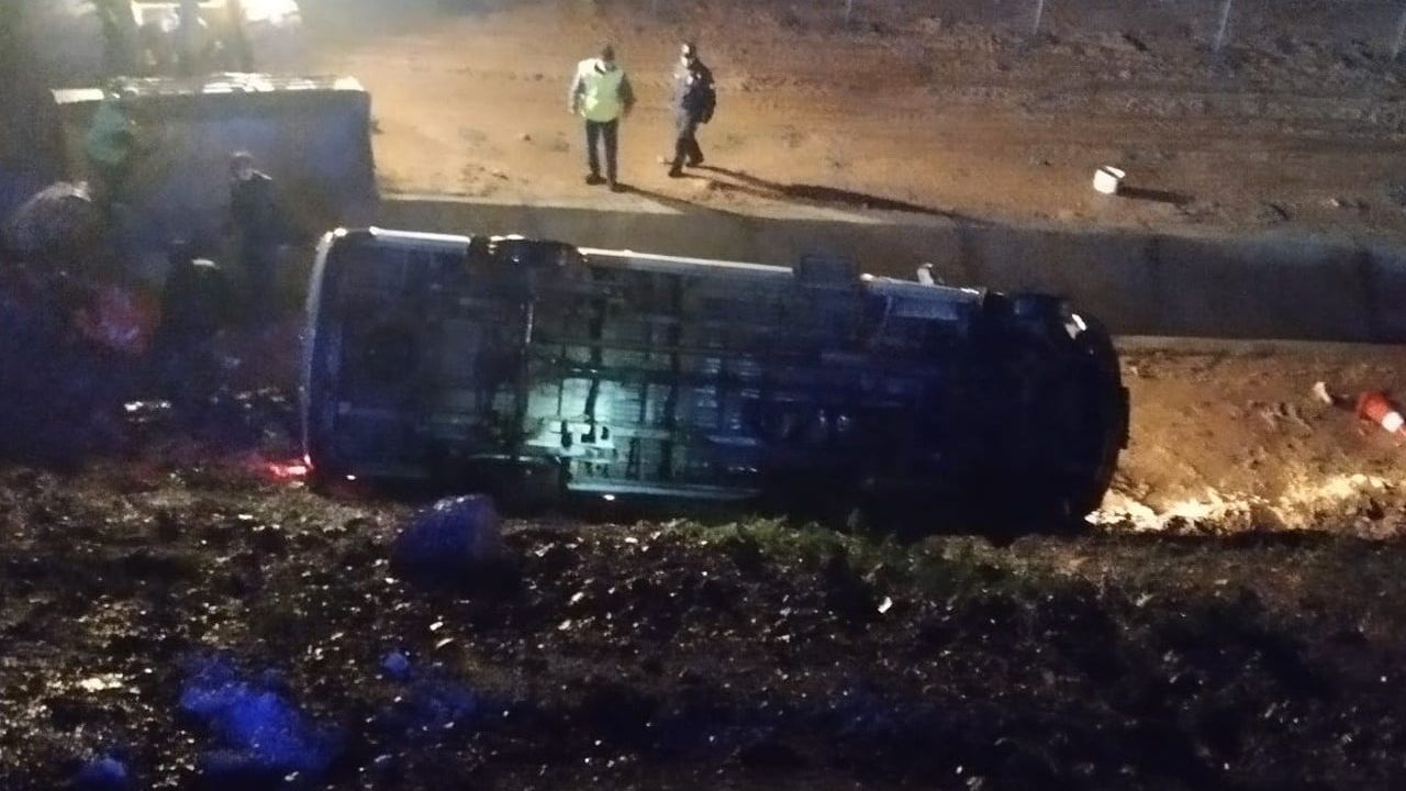 Mersin Erdemli'de işçi servisi uçuruma yuvarlandı: 13 yaralı, 1'i ağır