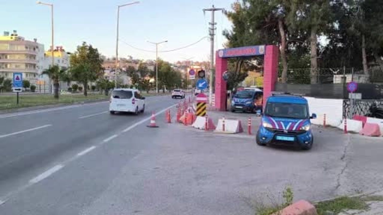 Mersin Silifke'de izinsiz patlayıcı deposuna operasyon: Binlerce parça ele geçirildi, 1 tutuklama