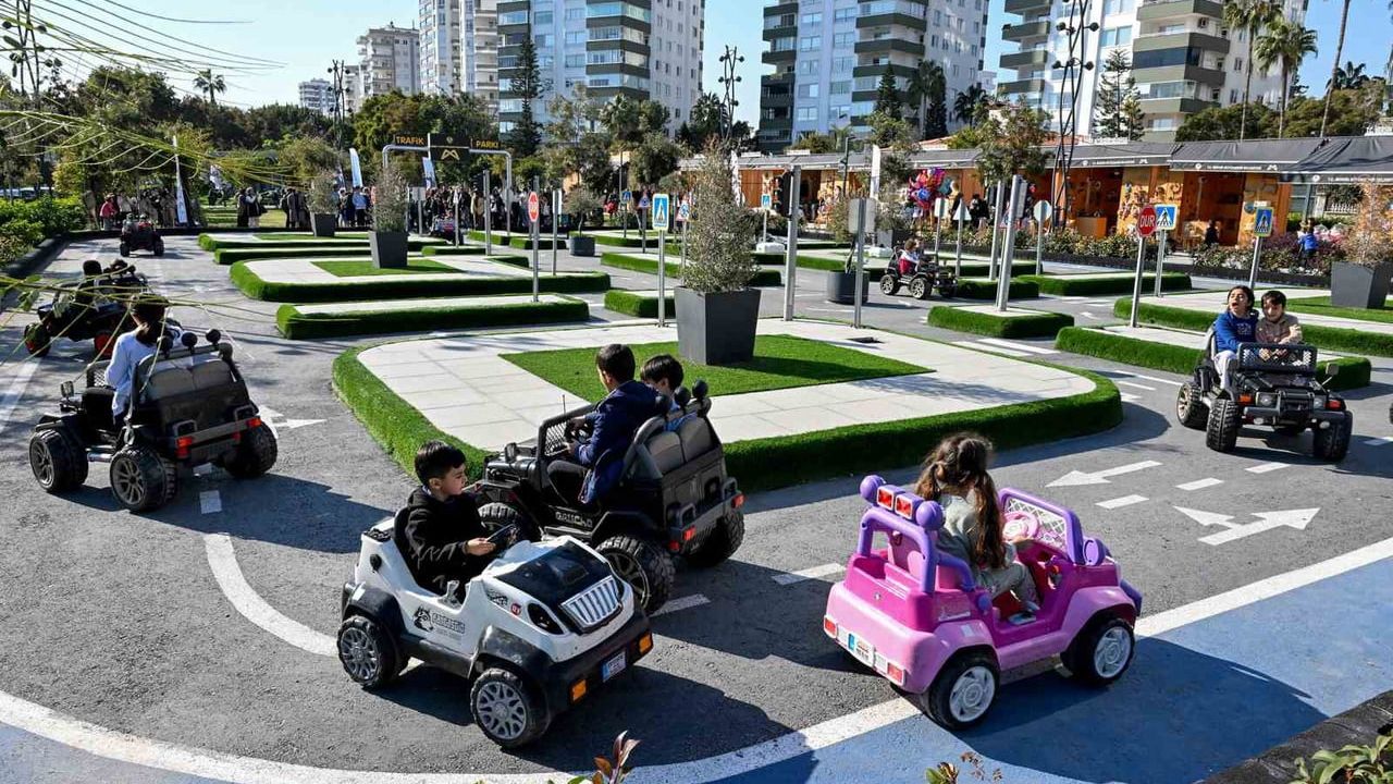 Mersin Trafik Parkı yarıyıl tatilinde çocukların ilgisini çekti