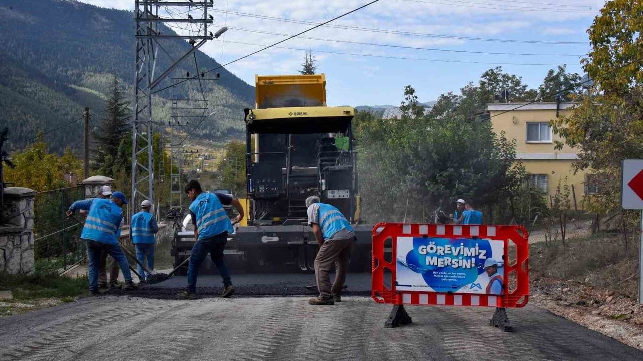 MESKİ, Toroslar Değirmendere Mahallesi’nde içme suyu hattını yeniledi ve yolları onardı