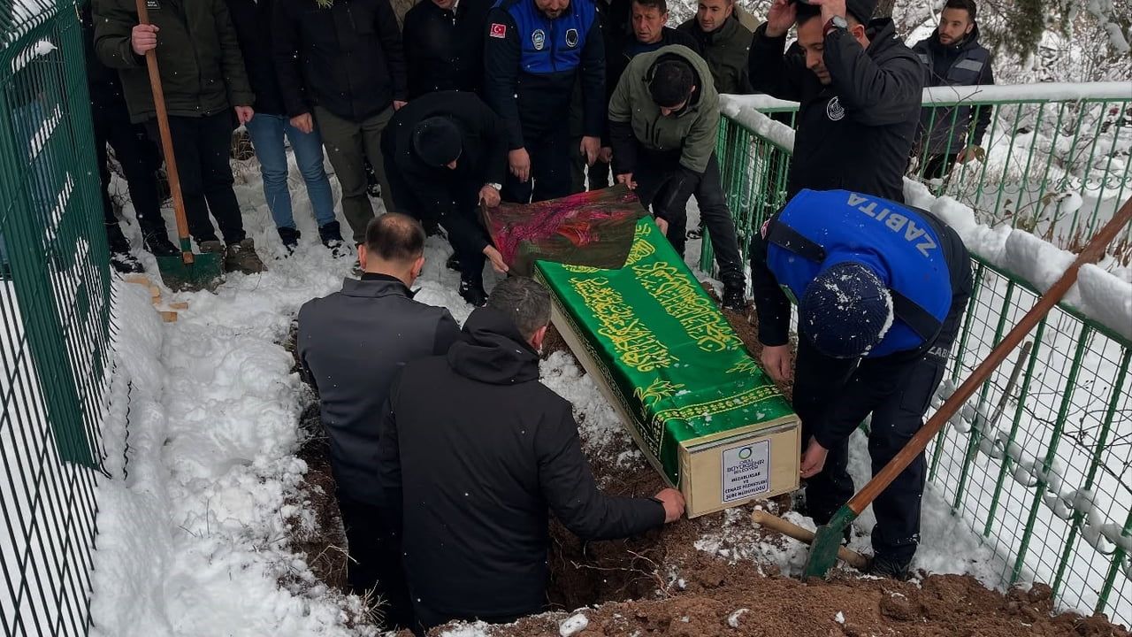 Mesudiye'de engelli ve kimsesiz 11 yaşındaki D.T. toprağa verildi