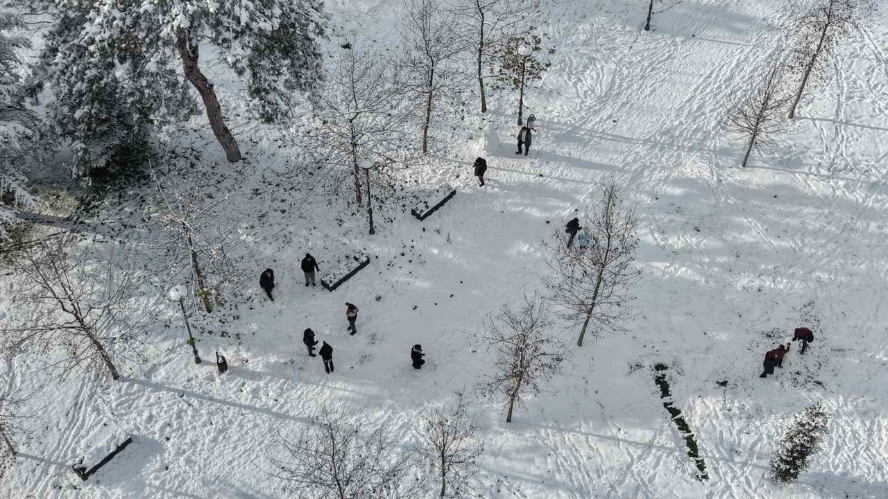 Meteoroloji'den Buzlanma ve Don Uyarısı: 17-22 Ocak 2026 Arasında Karadeniz Kaynaklı Soğuk Hava Bekleniyor