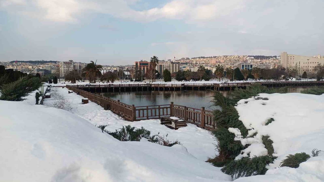 Meteoroloji: Samsun için kuvvetli kar uyarısı — 12 Ocak’ta 10–20 cm kar örtüsü bekleniyor