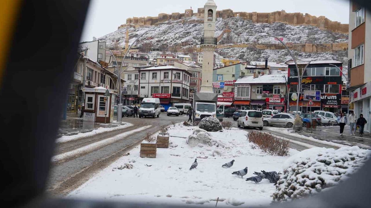 Meteoroloji Uyardı: Bayburt’ta Öğleden İtibaren Kar, Kuvvetli Fırtına ve Çığ Riski