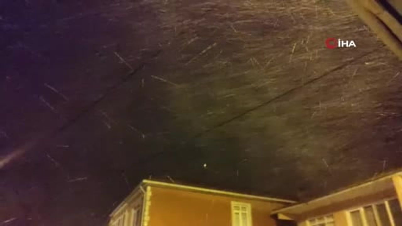 Meteoroloji uyarısı sonrası İstanbul'da Silivri ve Çatalca'ya kar yağışı başladı