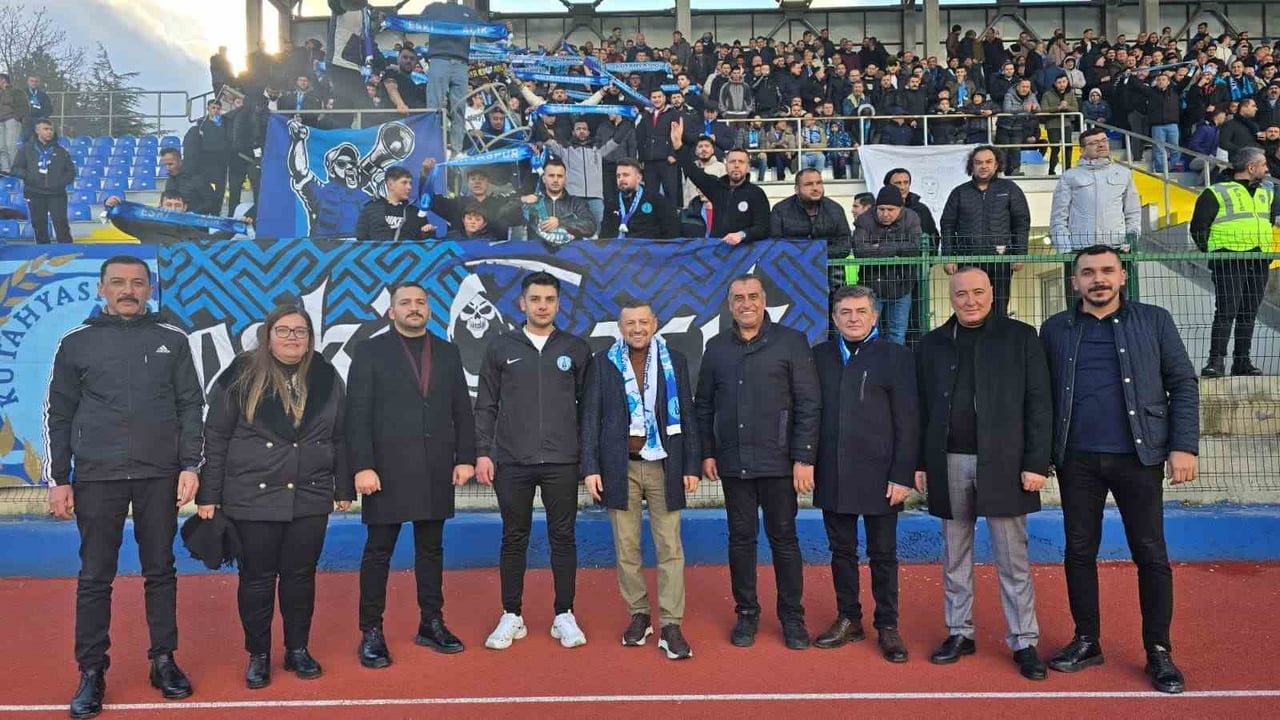 MHP'li Ahmet Erbaş'tan Kütahyaspor Taraftarlarına Karşıyaka Maçı İçin 2 Otobüs Desteği