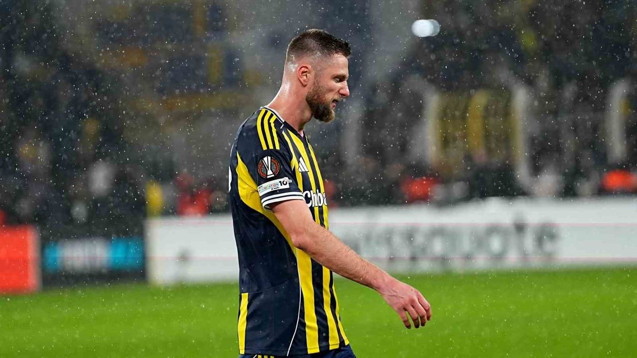 Milan Skriniar, Aston Villa maçındaki sarı kartla cezalı duruma düştü
