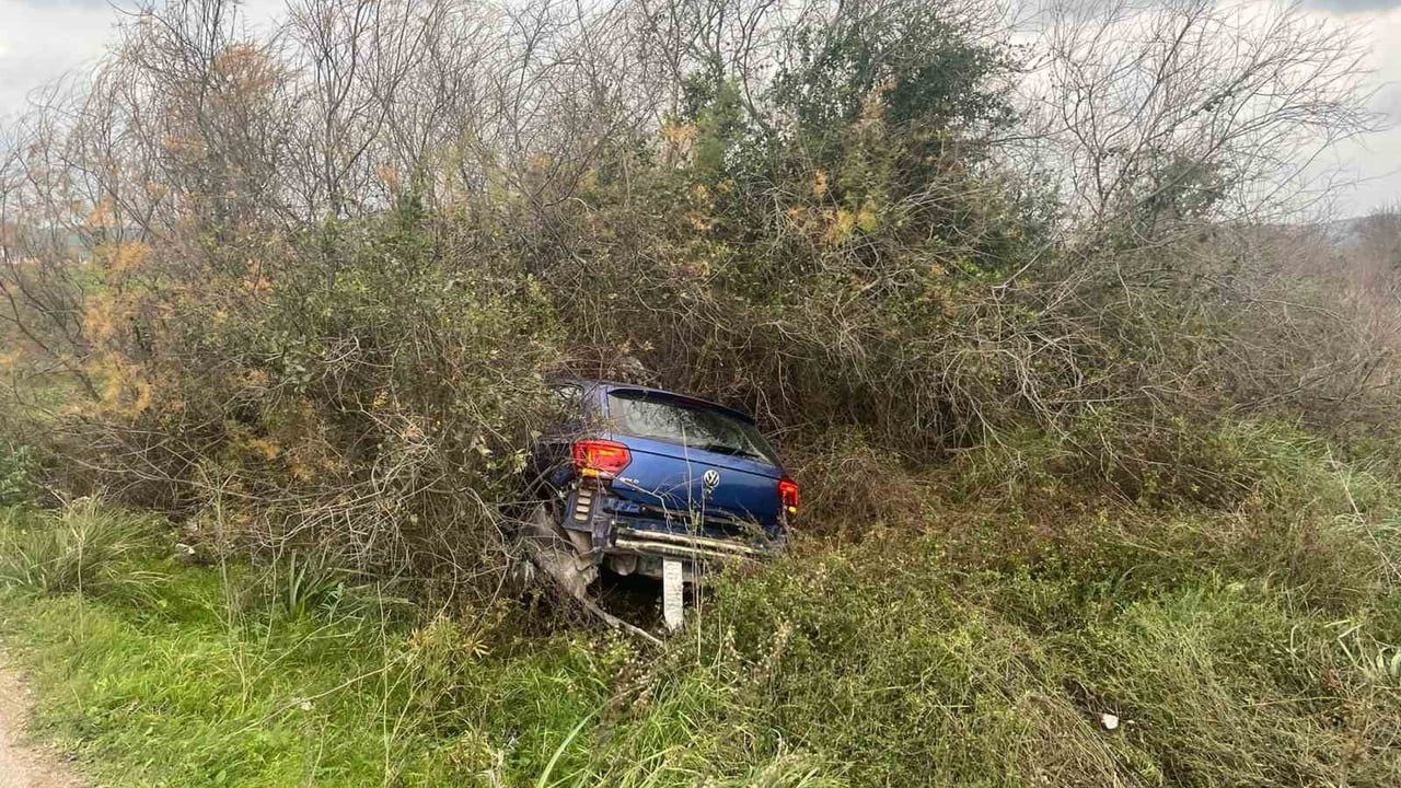 Milas-Bodrum karayolunda şarampole uçan araçta 1 kişi yaralandı