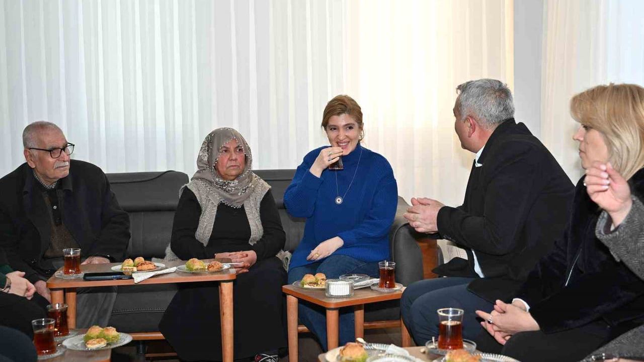 Milletvekili İnanç Siraç Kara Ölmeztoprak, Malatya Mahallelerinde Deprem Sonrası İhtiyaçları Yerinde İnceledi