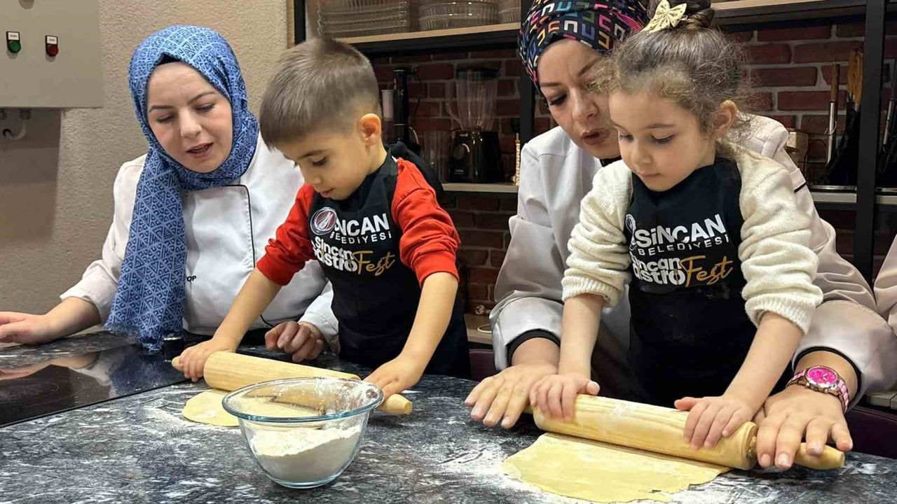 Minikler Gastro Sincan'da Kurabiye Yaparak Becerilerini Geliştirdi