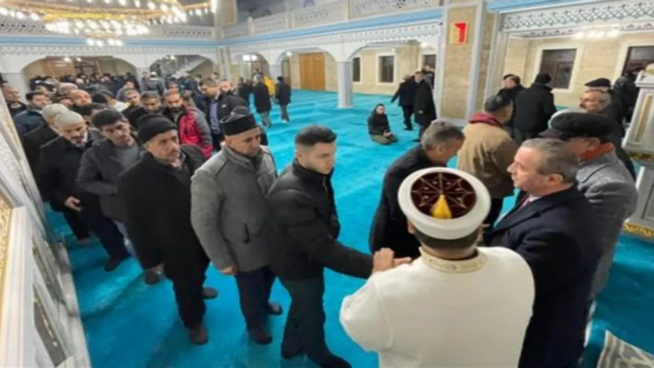 Miraç Kandili Hakkari'de Ulu Camii ve Köy Camilerinde İdrak Edildi