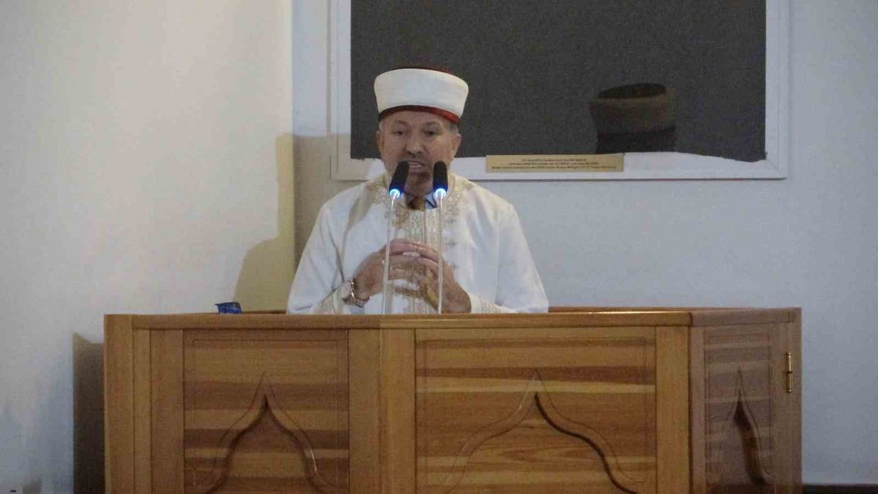 Miraç Kandili'nde Antalya'da camiler doldu, Muratpaşa Camii'ndeki programa yoğun ilgi