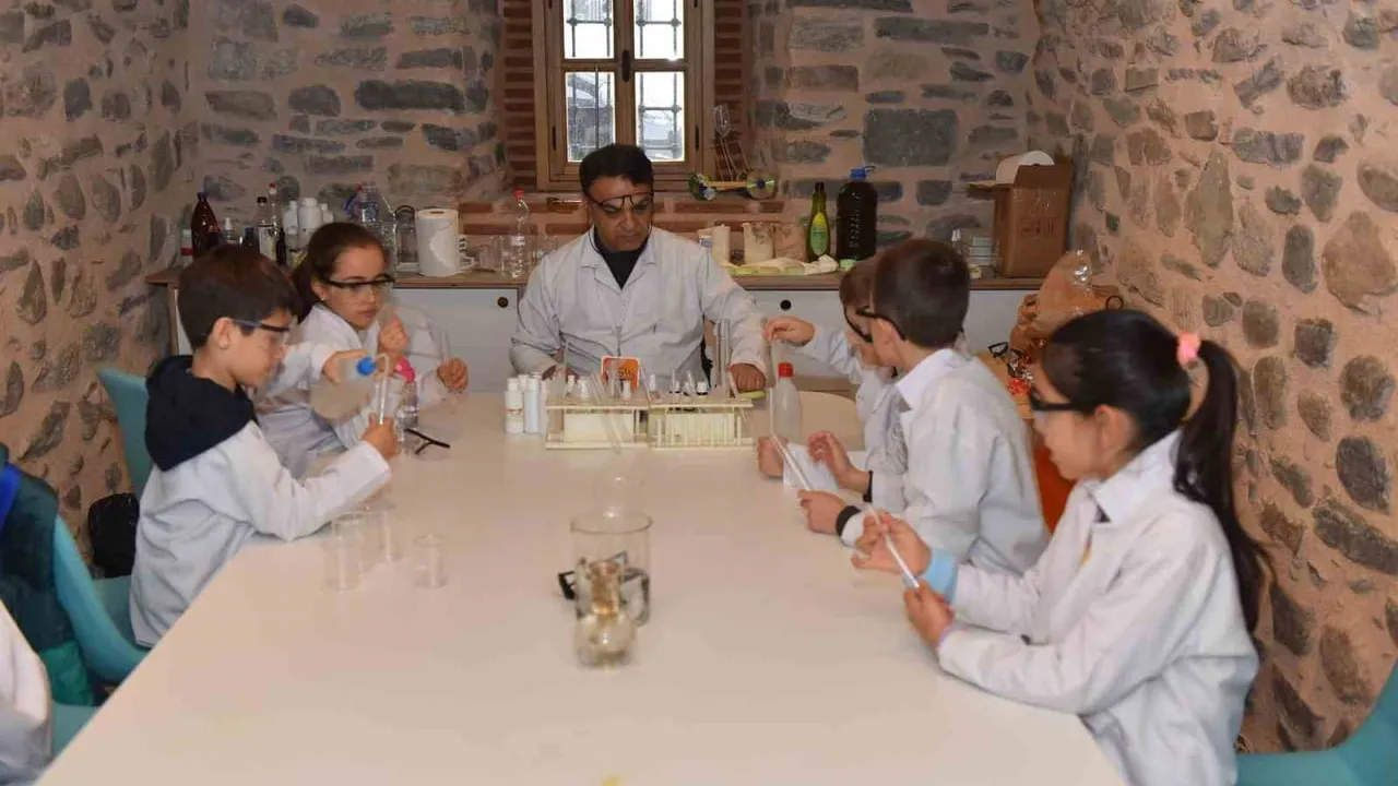 Molla Yegan Çocuk Üniversitesi'nde 2025-2026 Bahar Dönemi başvuruları başladı