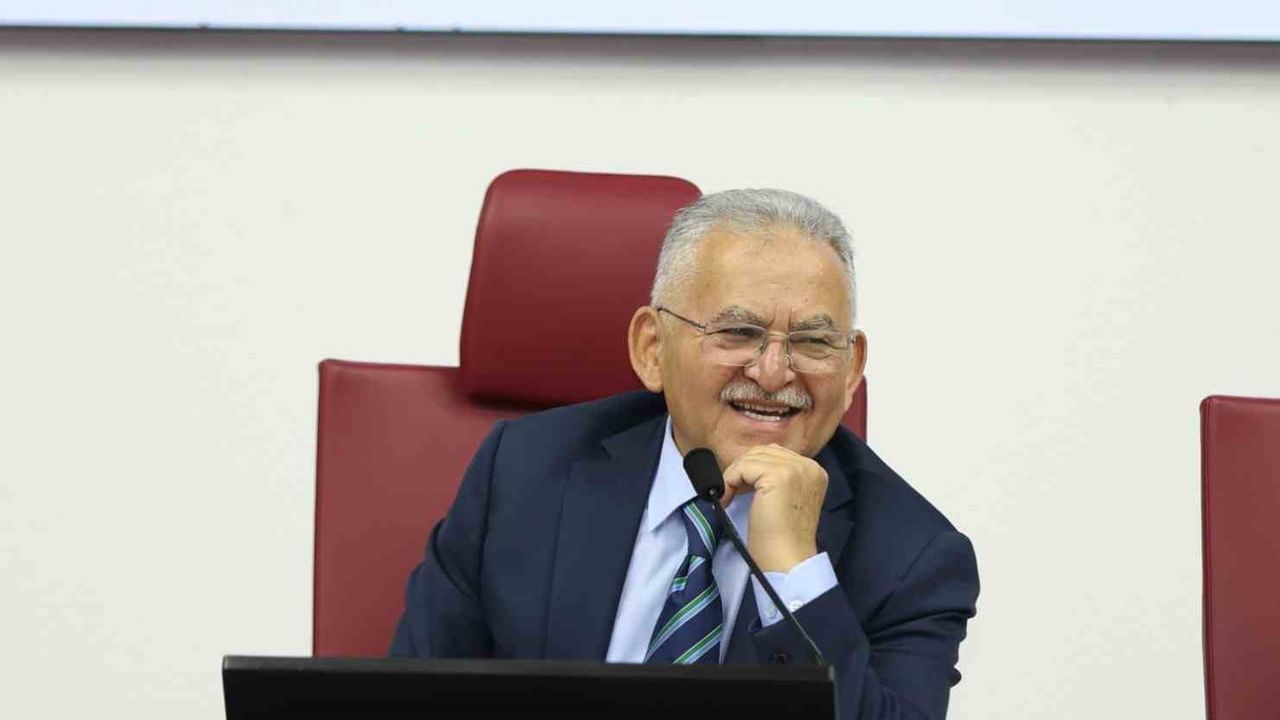 MTM: Dr. Memduh Büyükkılıç Aralık 2025'te medyada en çok konuşulan 15 siyasetçi arasında