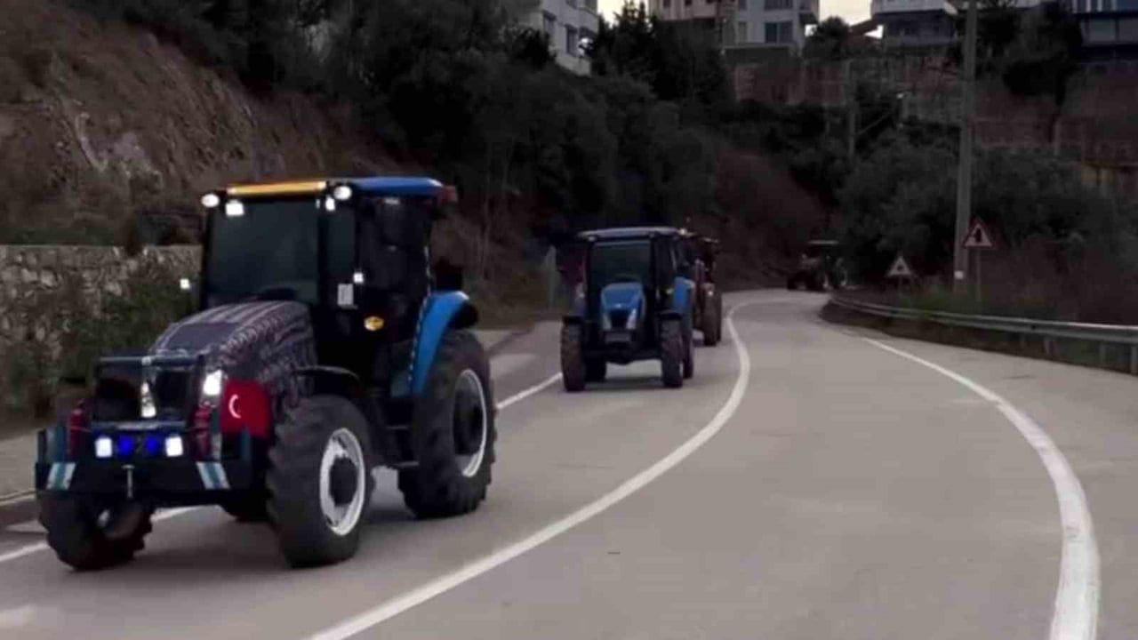 Mudanya'da köylüler, 797 milyon TL değerindeki arazi satışına traktörlü protesto düzenledi