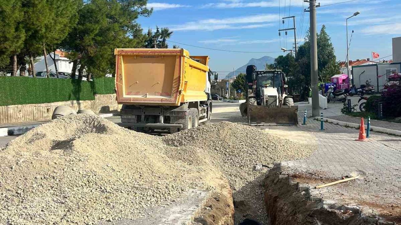 Muğla Büyükşehir'in Datça yol yatırımı: 300 milyon TL ile 53 bin metrelik ağda altyapı ve asfalt çalışmaları