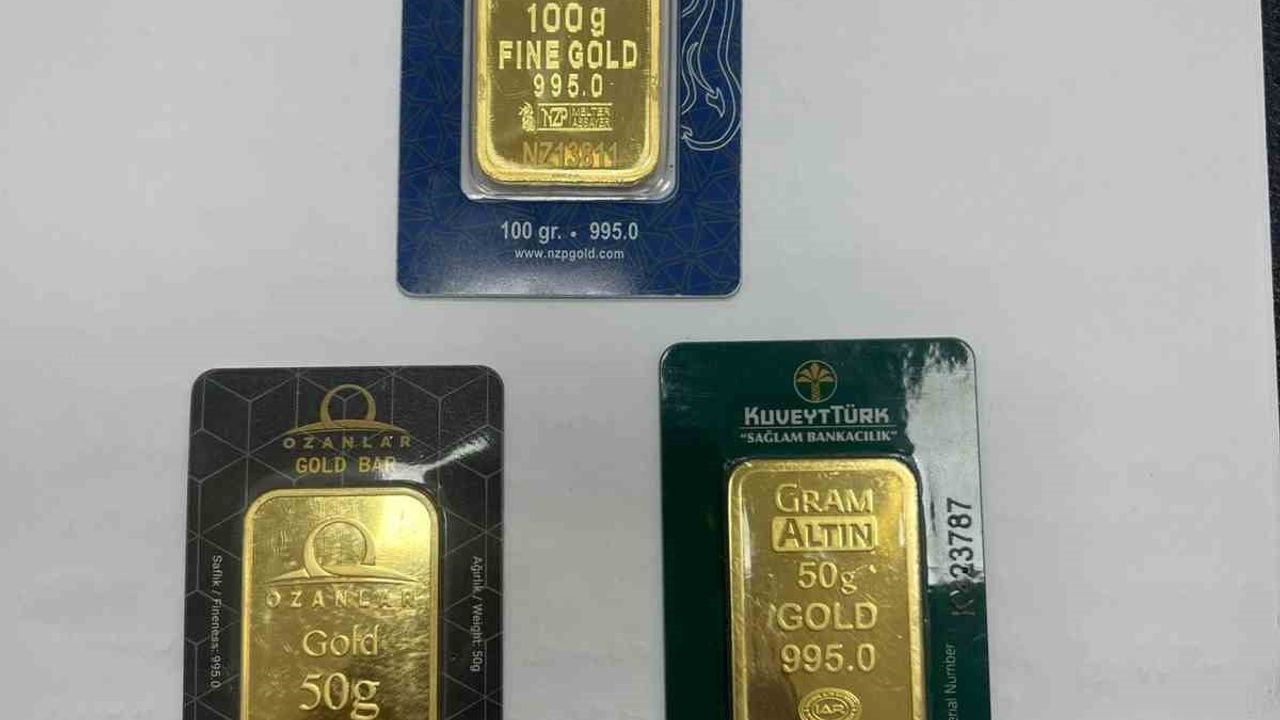 Muğla'da kuru temizlemeye bırakılan montun cebindeki 200 gram altın sahibine teslim edildi